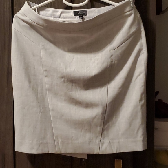 Skirt - Picture 3 of 4